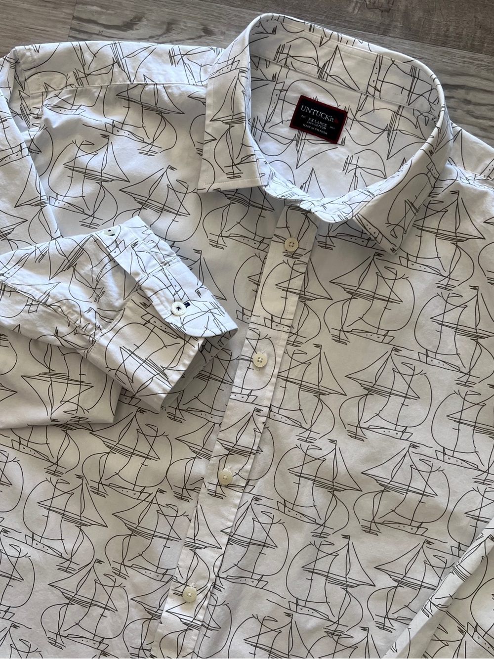 UNTUCKit Men Long Sleeve Button-Down Shirt Sz XXL White with Gray Sailboat Print